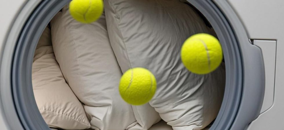 Balles de tennis dans le sèche-linge pour assouplir le linge
